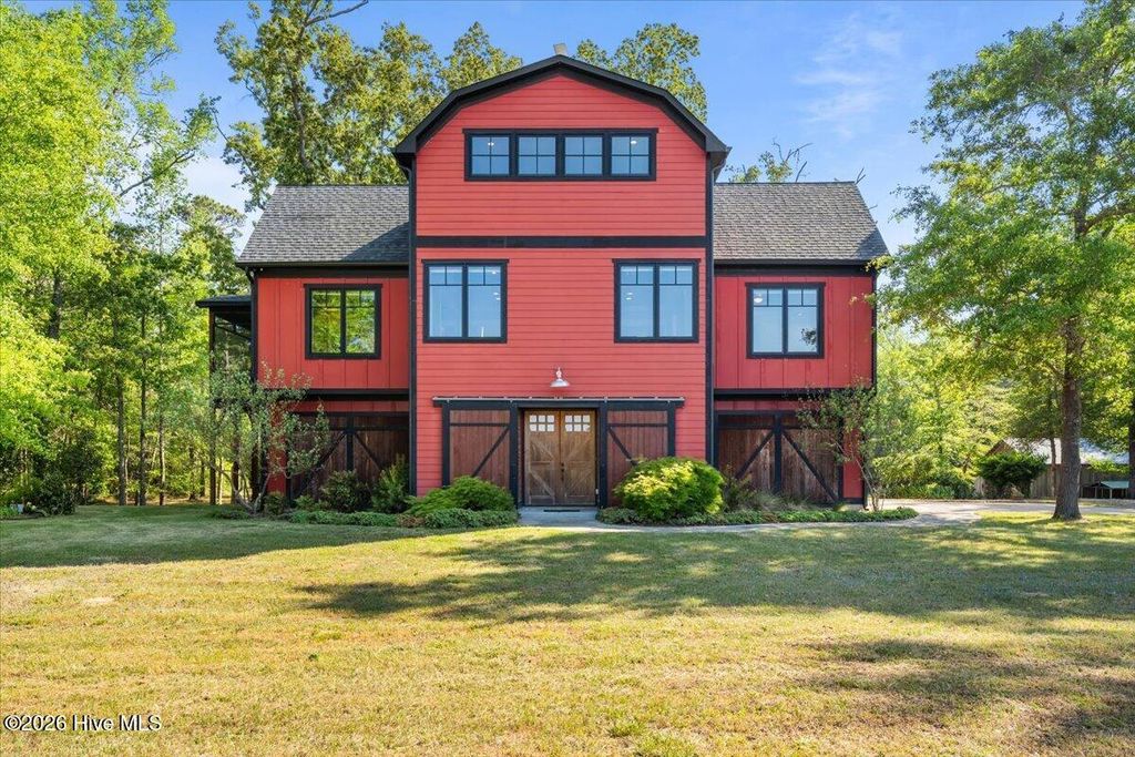 1000 Lakebay Road, Vass, NC 28394