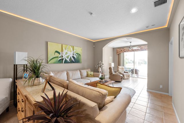 10665 Royal Caribbean Circle, Boynton Beach, FL 33437