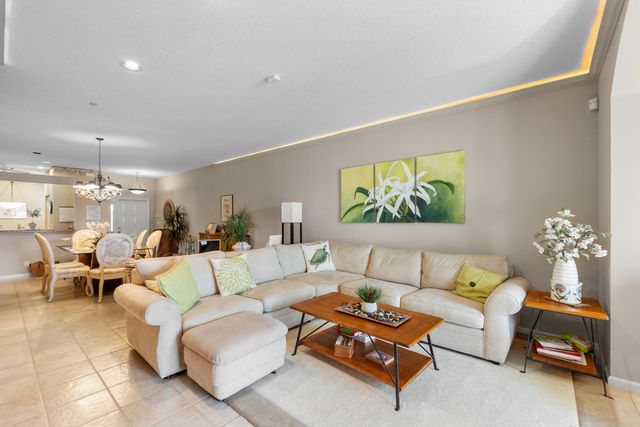 10665 Royal Caribbean Circle, Boynton Beach, FL 33437