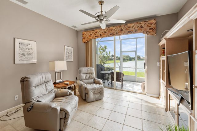 10665 Royal Caribbean Circle, Boynton Beach, FL 33437