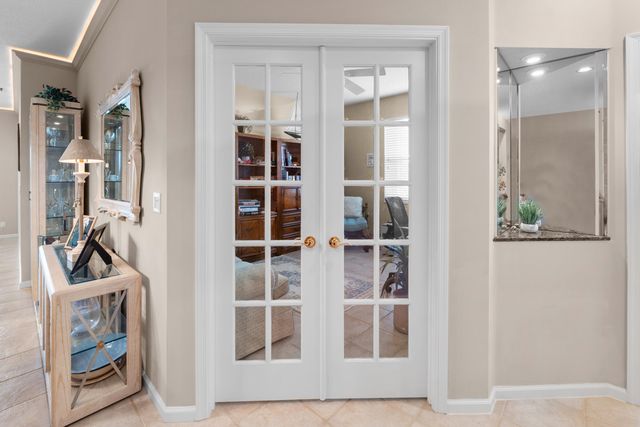 10665 Royal Caribbean Circle, Boynton Beach, FL 33437