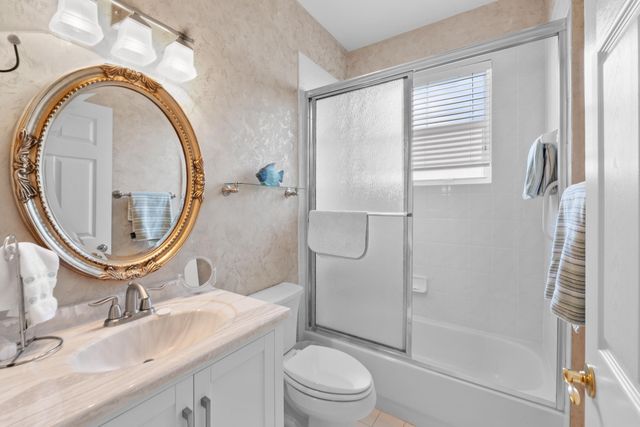 10665 Royal Caribbean Circle, Boynton Beach, FL 33437