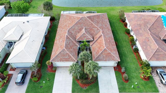 10665 Royal Caribbean Circle, Boynton Beach, FL 33437