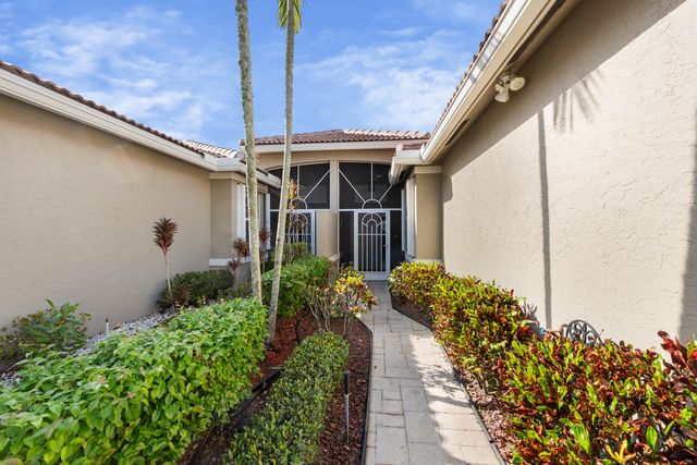 10665 Royal Caribbean Circle, Boynton Beach, FL 33437