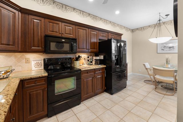 10665 Royal Caribbean Circle, Boynton Beach, FL 33437