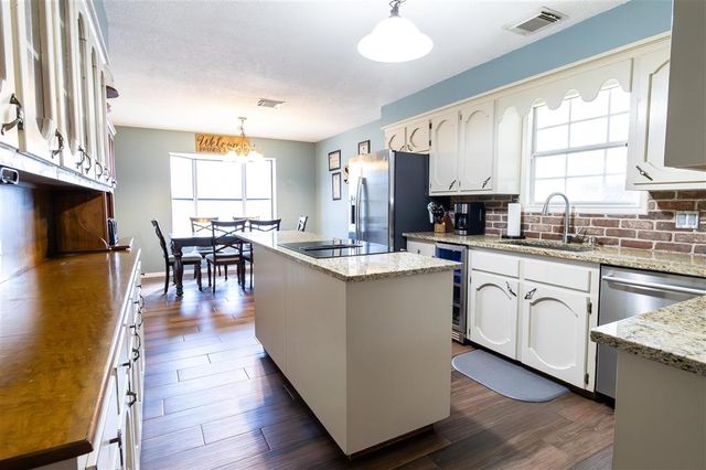 2729 Oak Crest Drive, Sulphur, LA 70663