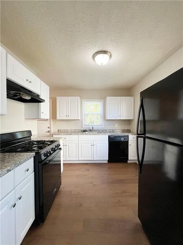 9512 Charlotte Street, Kansas City, MO 64131