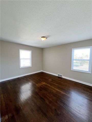 9512 Charlotte Street, Kansas City, MO 64131