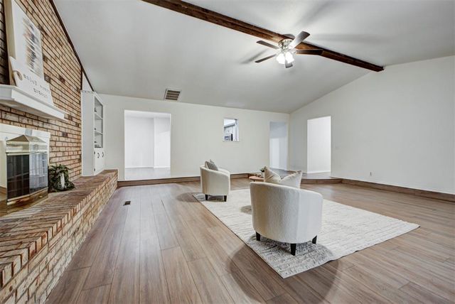 1030 Walsh Lane, Yukon, OK 73099