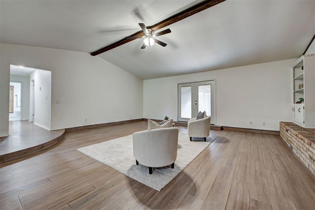 1030 Walsh Lane, Yukon, OK 73099