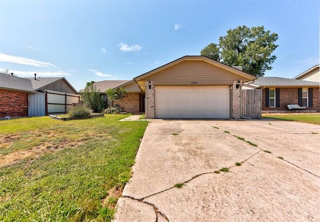 1030 Walsh Lane, Yukon, OK 73099