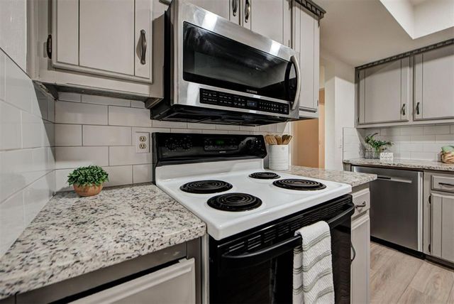 1030 Walsh Lane, Yukon, OK 73099