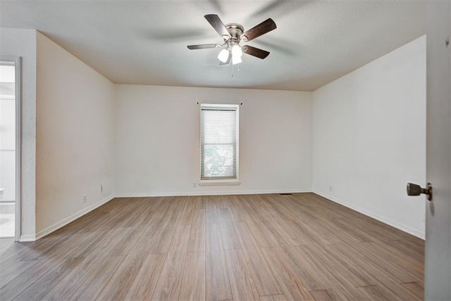1030 Walsh Lane, Yukon, OK 73099