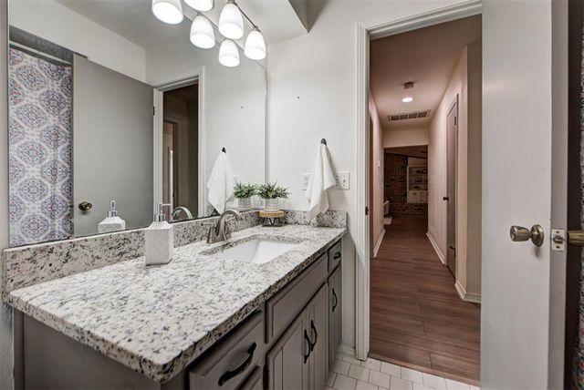 1030 Walsh Lane, Yukon, OK 73099