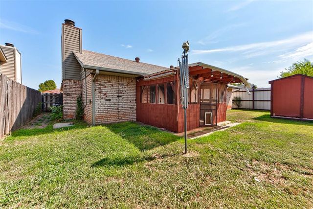 1030 Walsh Lane, Yukon, OK 73099