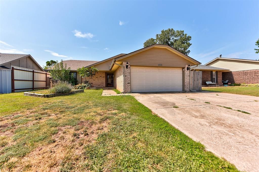 1030 Walsh Lane, Yukon, OK 73099
