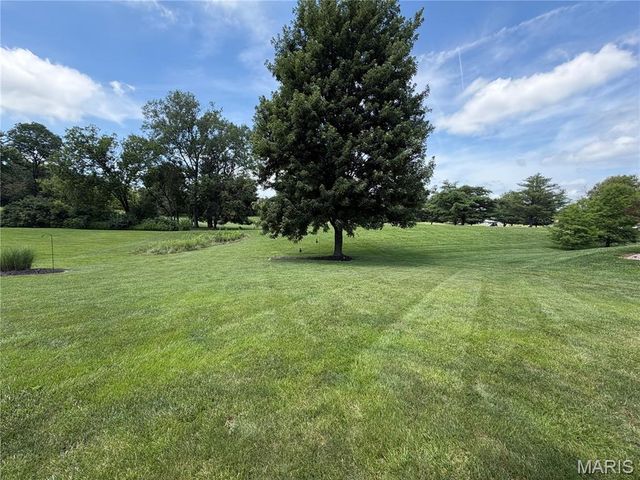 2845 Fairway Drive, Belleville, IL 62220