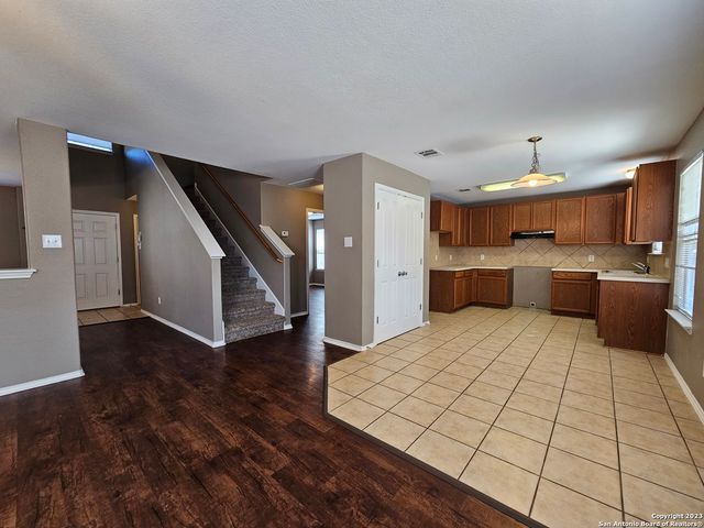 6102 JACKIES FARM, San Antonio, TX 78244