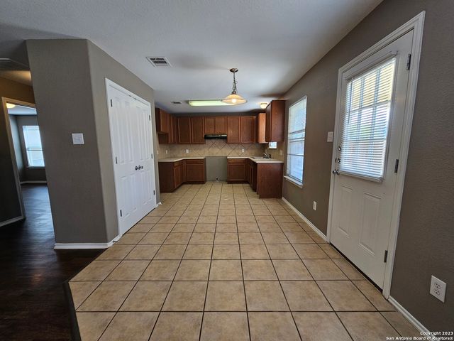 6102 JACKIES FARM, San Antonio, TX 78244