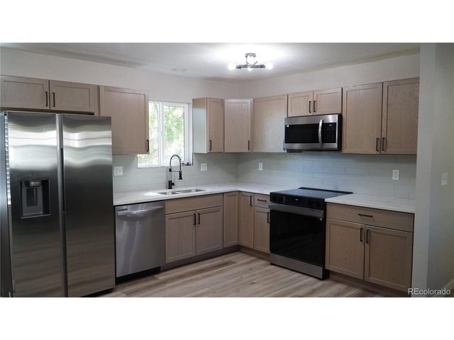 280 Birch St, Bennett, CO 80102