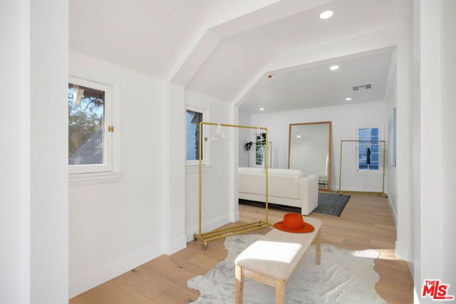 832 S Plymouth Boulevard, Los Angeles, CA 90005