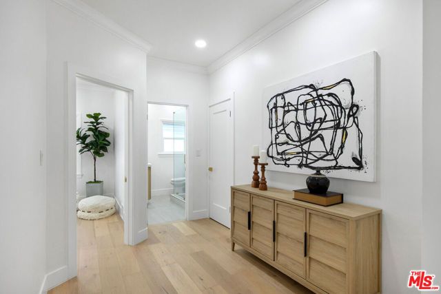 832 S Plymouth Boulevard, Los Angeles, CA 90005
