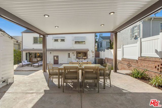 832 S Plymouth Boulevard, Los Angeles, CA 90005