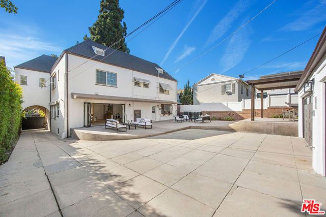 832 S Plymouth Boulevard, Los Angeles, CA 90005