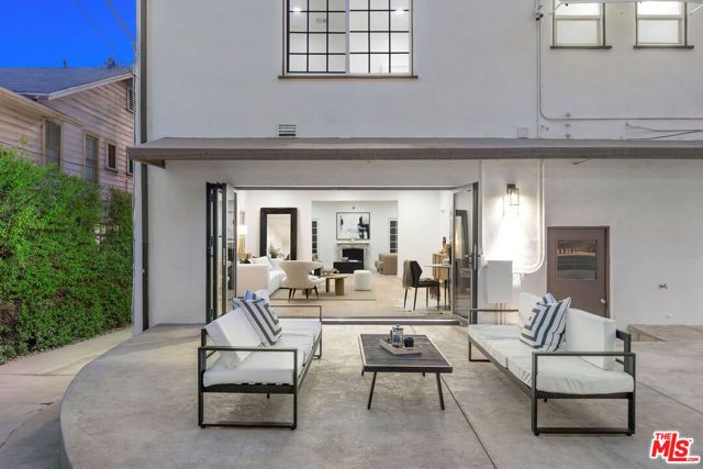 832 S Plymouth Boulevard, Los Angeles, CA 90005