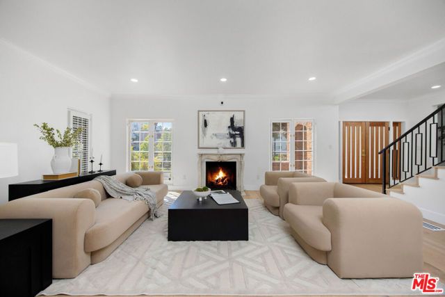 832 S Plymouth Boulevard, Los Angeles, CA 90005