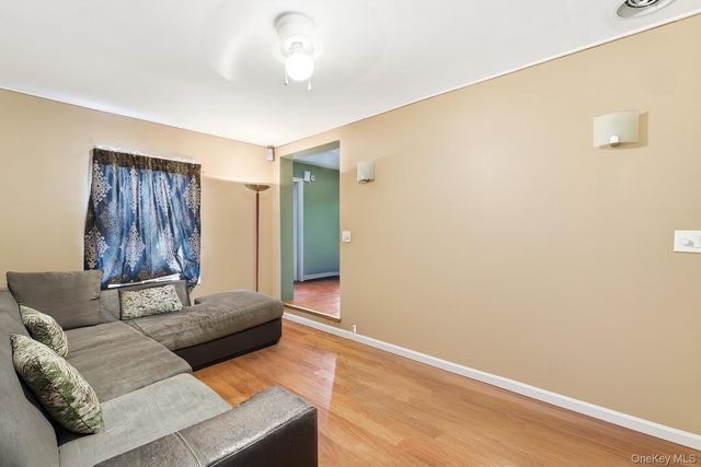 36 Ralph, Brentwood, NY 11717