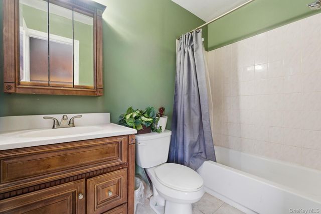 36 Ralph, Brentwood, NY 11717