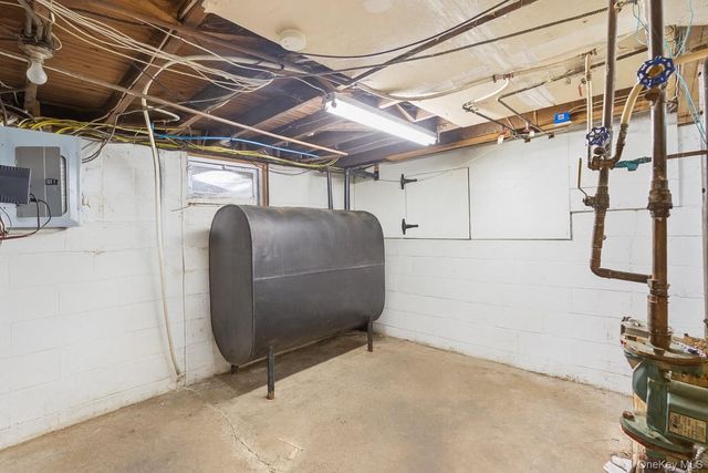 36 Ralph, Brentwood, NY 11717