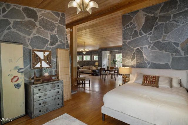 1541 Chickasaw Avenue, Los Angeles, CA 90041