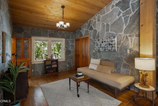 1541 Chickasaw Avenue, Los Angeles, CA 90041