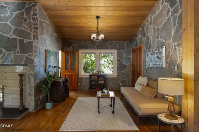 1541 Chickasaw Avenue, Los Angeles, CA 90041