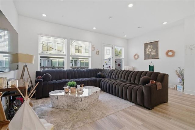 375 Walker Avenue 116, Alpharetta, GA 30076