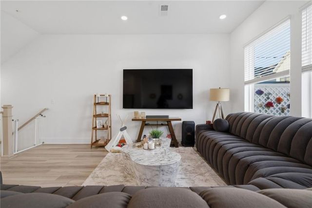 375 Walker Avenue 116, Alpharetta, GA 30076