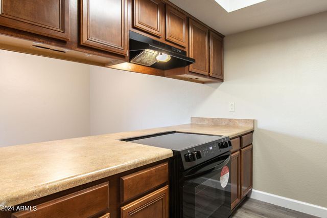 1402 E Guadalupe Road 211, Tempe, AZ 85283