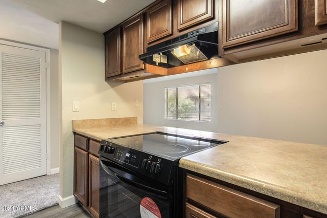 1402 E Guadalupe Road 211, Tempe, AZ 85283