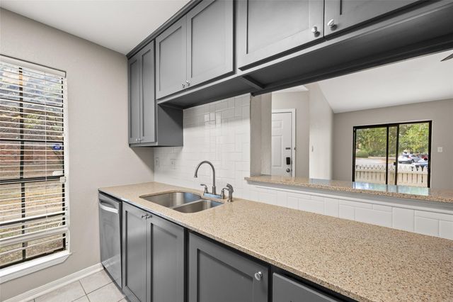 1601 Faro DR 1502, Austin, TX 78741