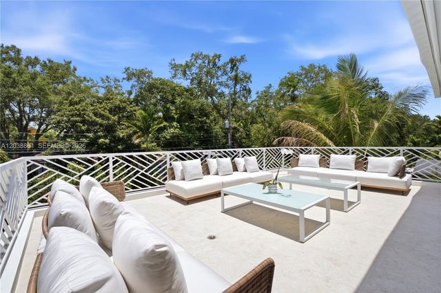 6751 SW 76th Terrace, South Miami, FL 33143