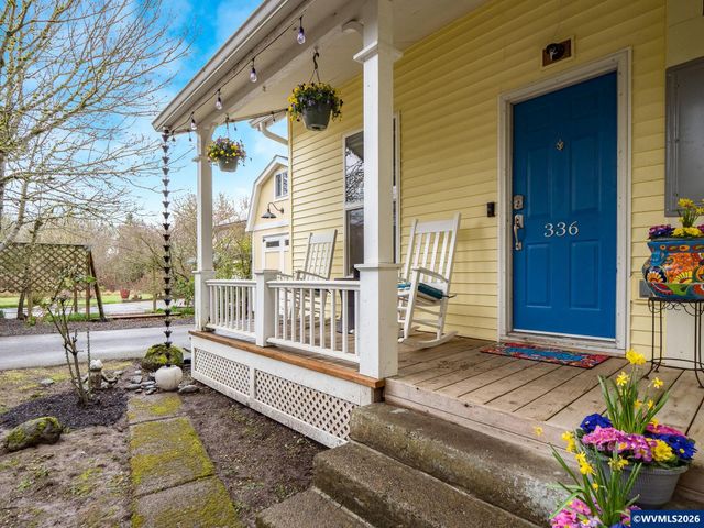 336 N 5th St, Carlton, OR 97111