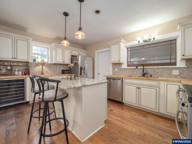 336 N 5th St, Carlton, OR 97111