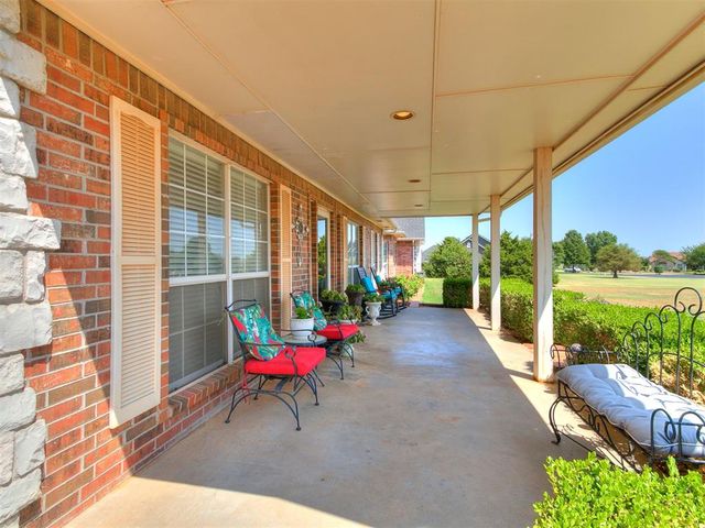 5401 Castle Ridge Drive, Mustang, OK 73064