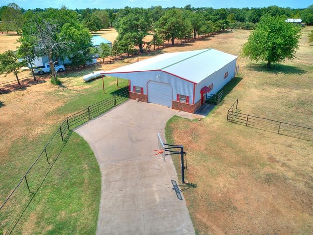 5401 Castle Ridge Drive, Mustang, OK 73064
