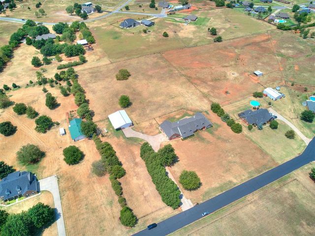 5401 Castle Ridge Drive, Mustang, OK 73064