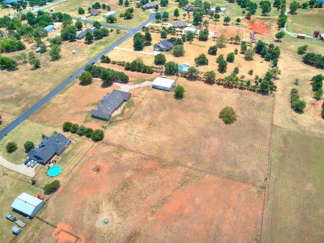 5401 Castle Ridge Drive, Mustang, OK 73064