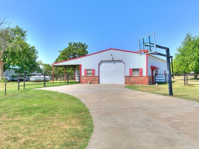 5401 Castle Ridge Drive, Mustang, OK 73064