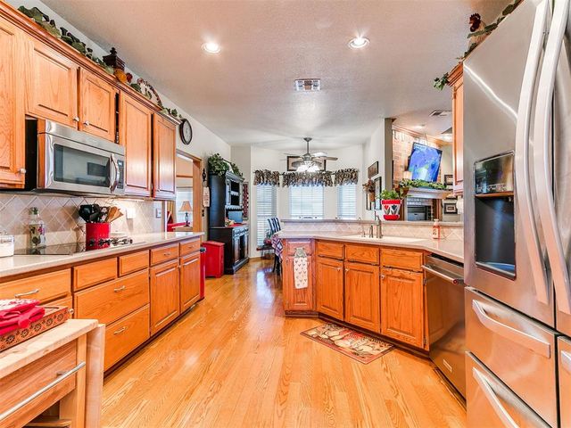 5401 Castle Ridge Drive, Mustang, OK 73064